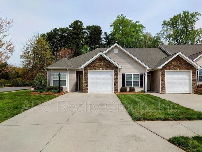 Building Photo - 1695 Grand Springs Dr