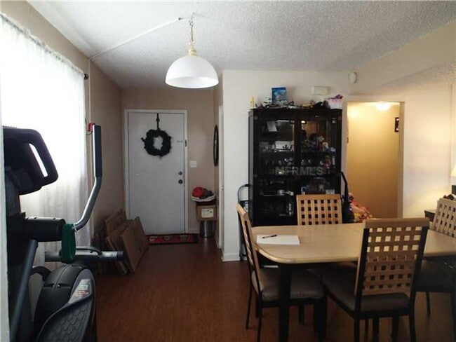 Photo - Ground floor 2bed/2bath ,water included,  in the heart of Carrollwood