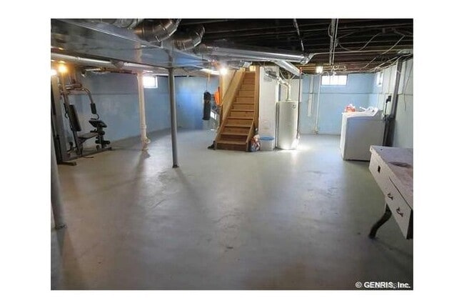 Photo - 271 Merchants Rd