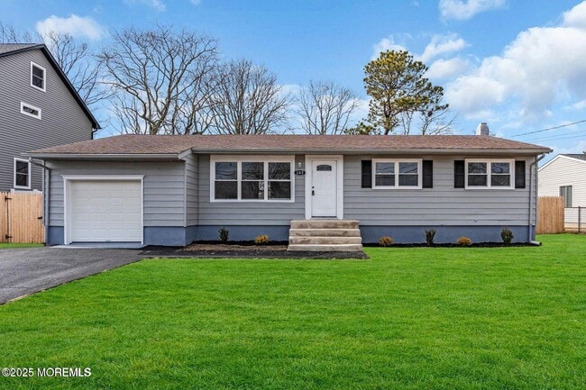 382 Dogwood Dr