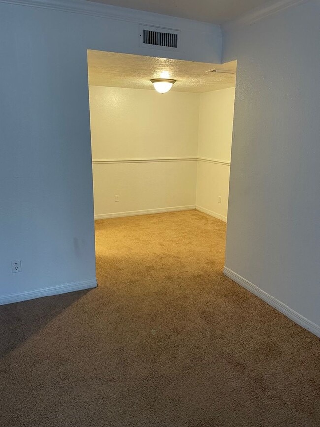 Building Photo - Serra Vella - 315-104 Unit 315-104 Rental