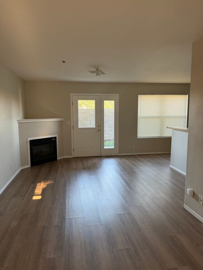Building Photo - 6405 Chapel Hill Blvd Unit J102