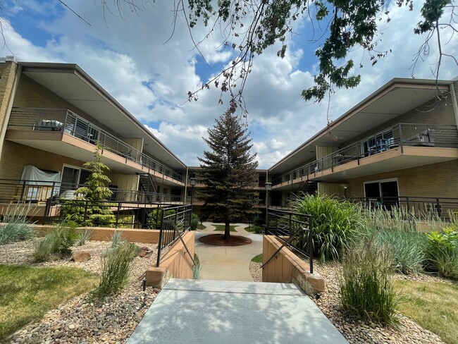 Spacious 1 Bed/1bath close to CU with Rese... - Spacious 1 Bed/1bath close to CU with Rese... House