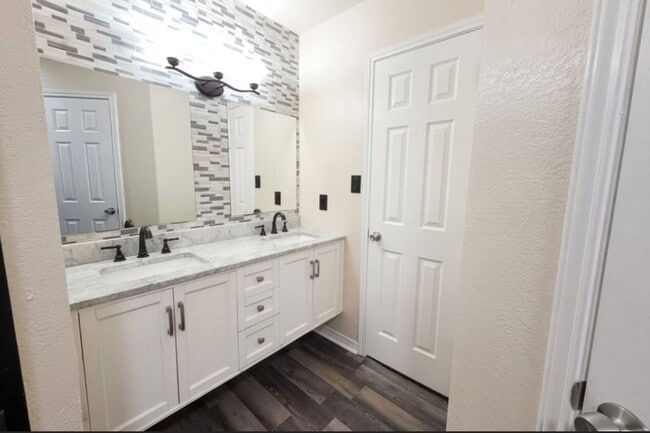 Photo - 3610 Crosscut Loop