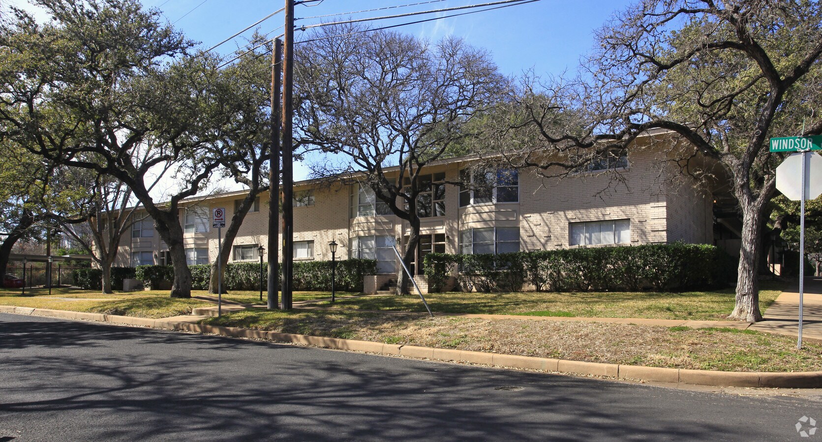 Photo - Windsor Oaks Apartments