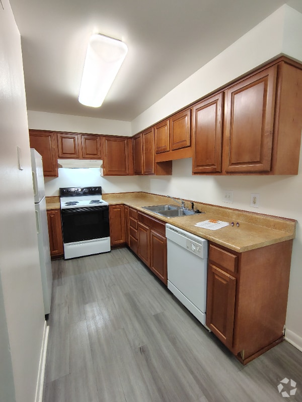 Building Photo - 600 Reusens Rd Rental