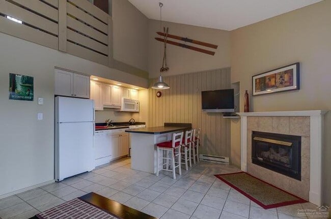 Photo - SWEET 2 BEDROOM, 1 BATH MT BACHELOR VILLAG... Unidad 221