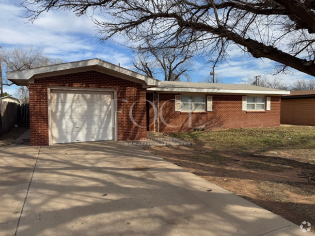 Building Photo - 3 bed 2 bath 1 car garage Rental