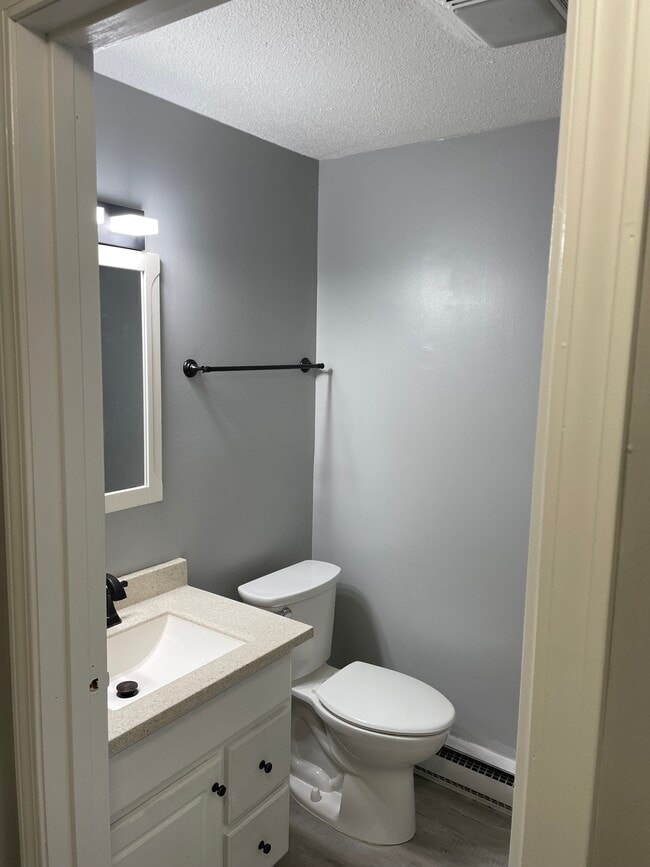 Photo - 2563 W Market St