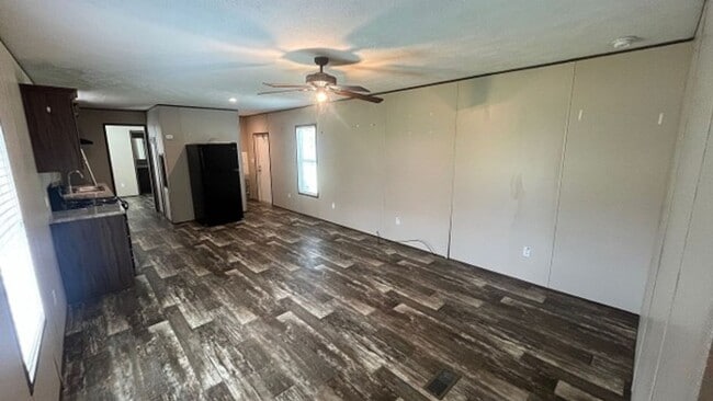 Photo - 301 Henning Dr