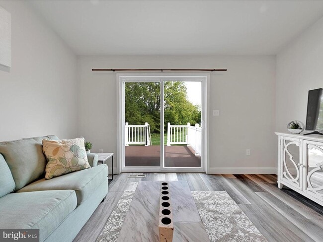 Photo - 108 Staplehill Ct