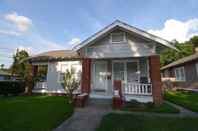 Building Photo - 2120 McKee St Rental