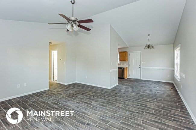 Photo - 807 Fisher St House