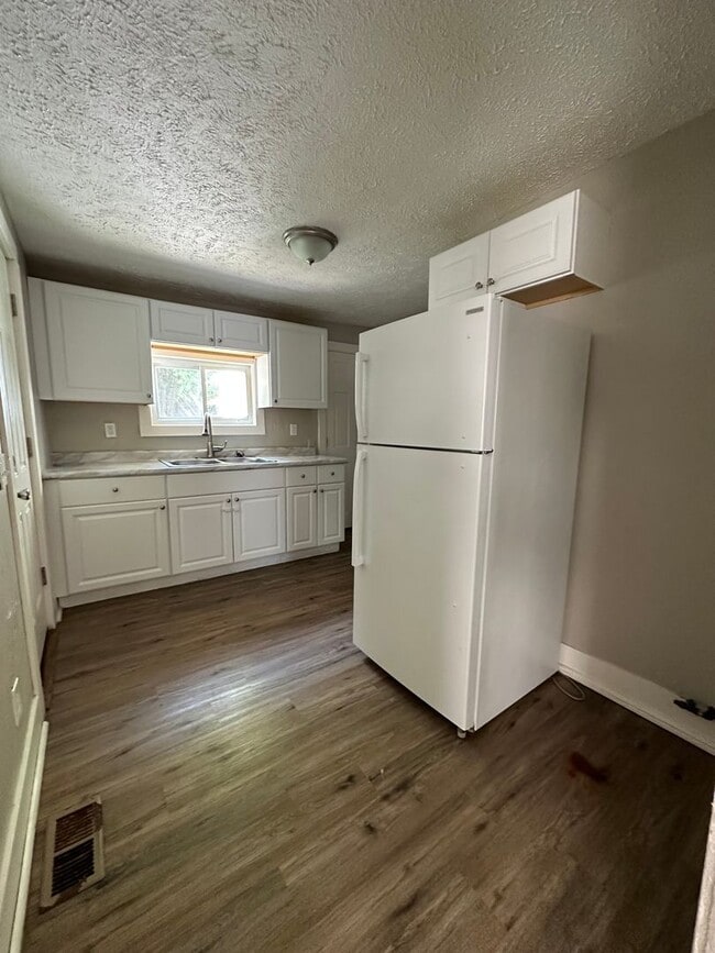 Photo - Multi Family Home 3 Bedroom and 1 Bath For...