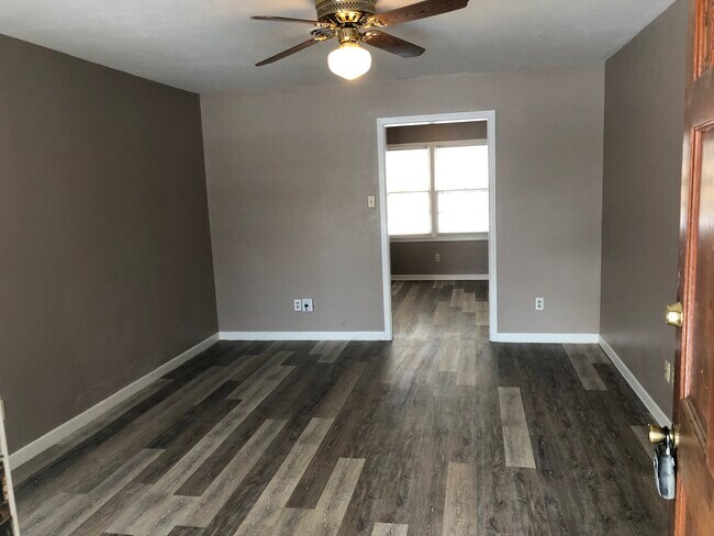 Photo - 4708 43rd St