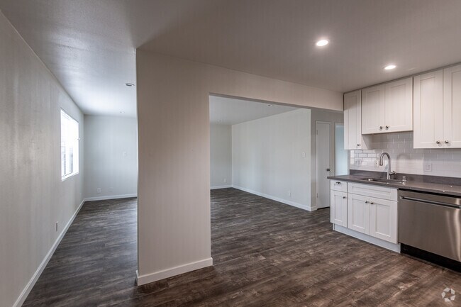 2HAB, 1BA - 895 ft² - Outrigger Apartments