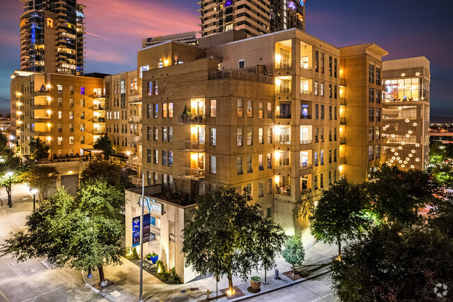 Building Photo - Vista at Dallas Rental