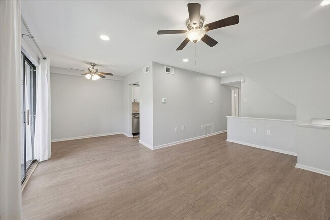 Photo - Available Immediately – Renovated 2B/1.5B ...