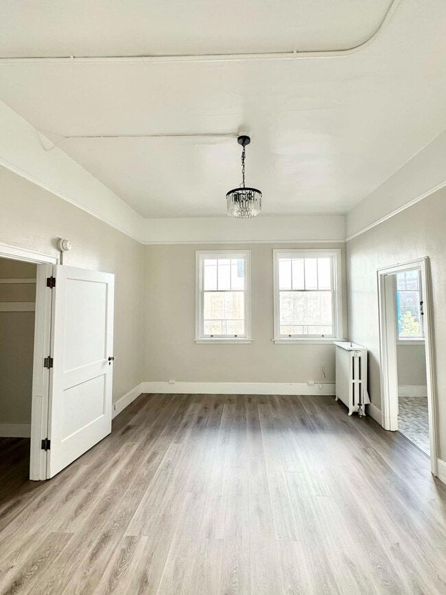 Edgecliff Apartments