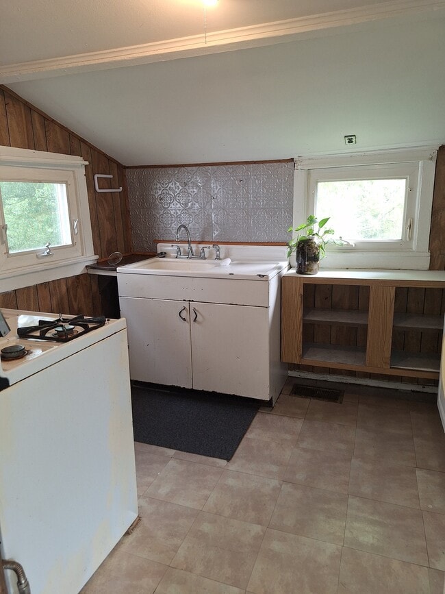 Photo - 808 E 4th St