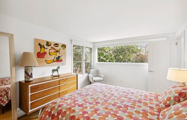 Photo - 67 Peconic Hills Dr