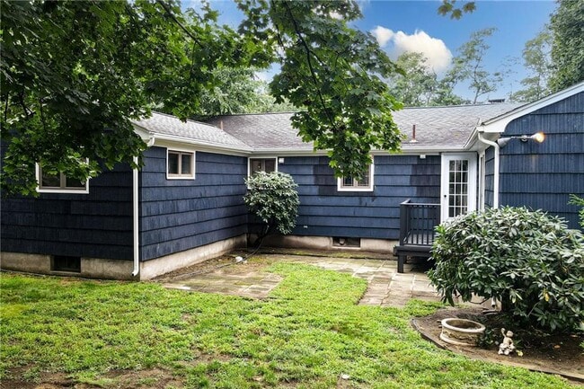 Photo - 123 Lockhaven Rd