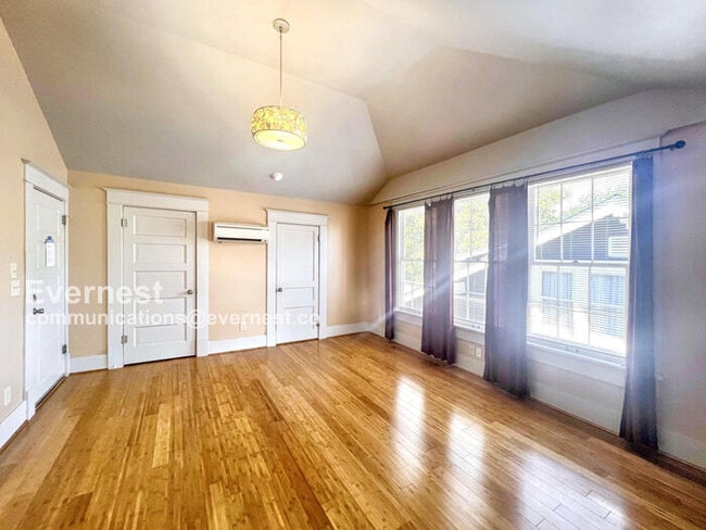 Photo - 803 Willow St Unit b