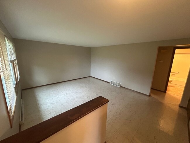 Building Photo - 703-705 Woodbine Ave Unit 703 Rental