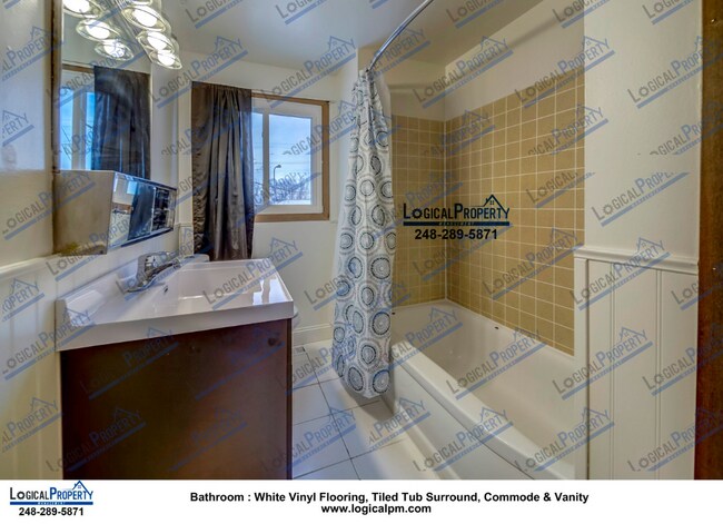 Photo - 3/1.5 Split Level: Open Foolrplan,C/A,Hard...
