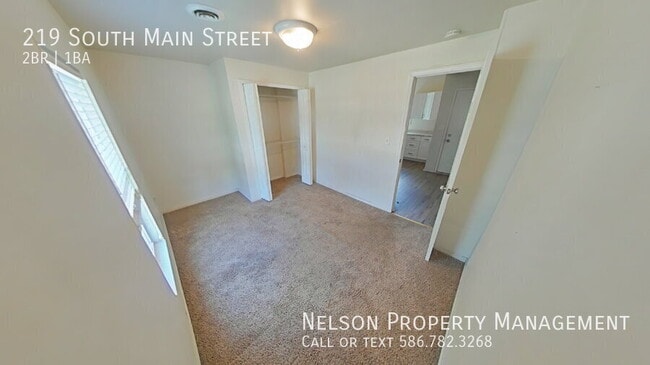 Photo - 219 S Main St Unidad 3