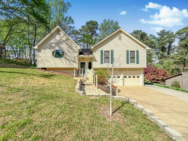 Building Photo - Charming 3-Bedroom Home in the Heart of Kennesaw!