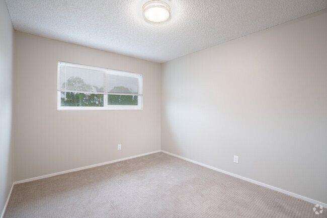 2BR, 1BA - Bedroom