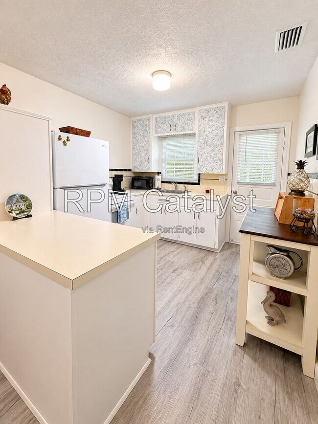 Photo - 2228 Beach Blvd S