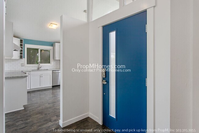 Photo - Updated 3-Bedroom Gladstone Home with Bonus Office Space!