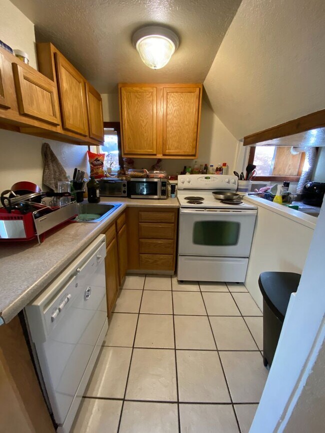 Photo - 943 Broadway Unit 1