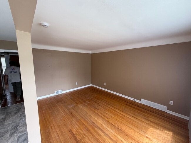 Photo - 3 Bedroom, 1 Bath Bungalow Style Home Move-In Ready!