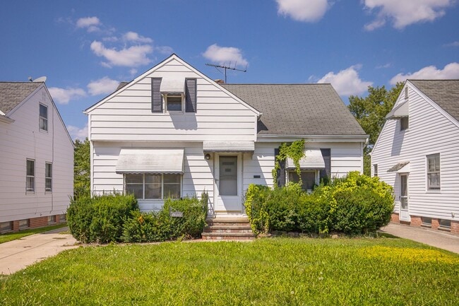 Photo - 16011 Maplewood Ave