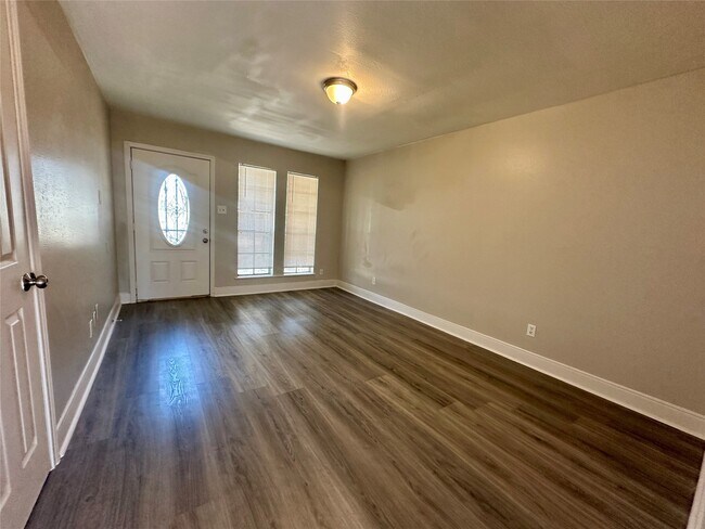 Photo - 9834 Denning Dr