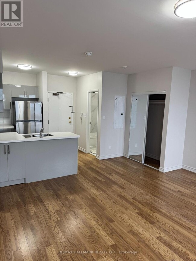 Photo - 2831 Kingston Rd