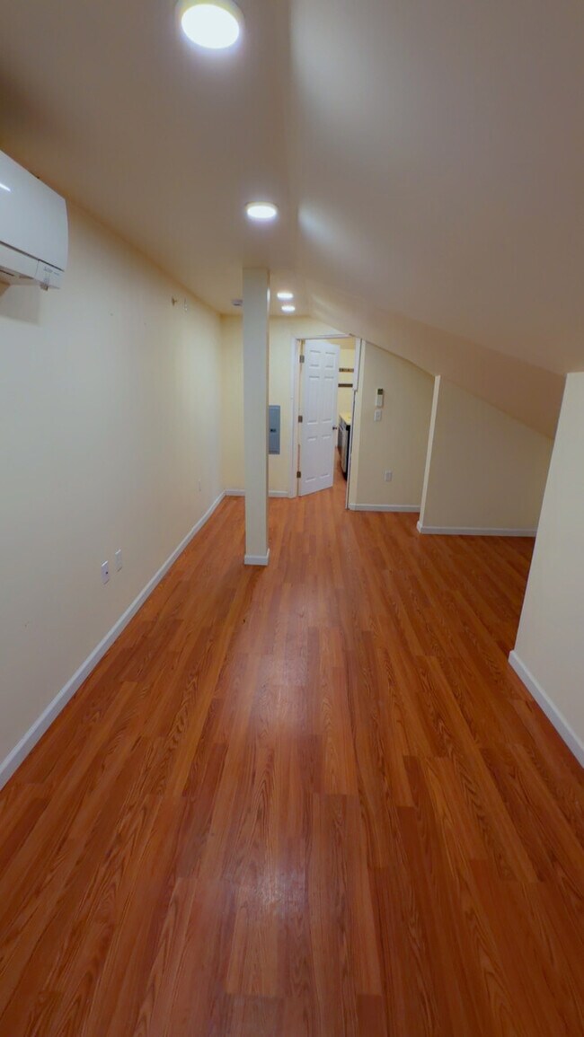 Photo - 171 Schiller St