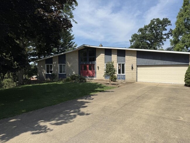 Building Photo - 1694 Arthur Dr Rental