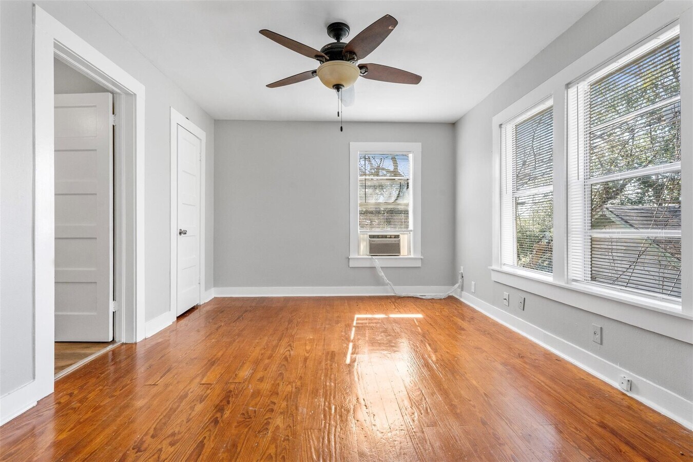 Photo - 1446 Lawson St Unit B