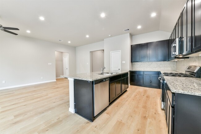 Photo - 3915 Sugardale St