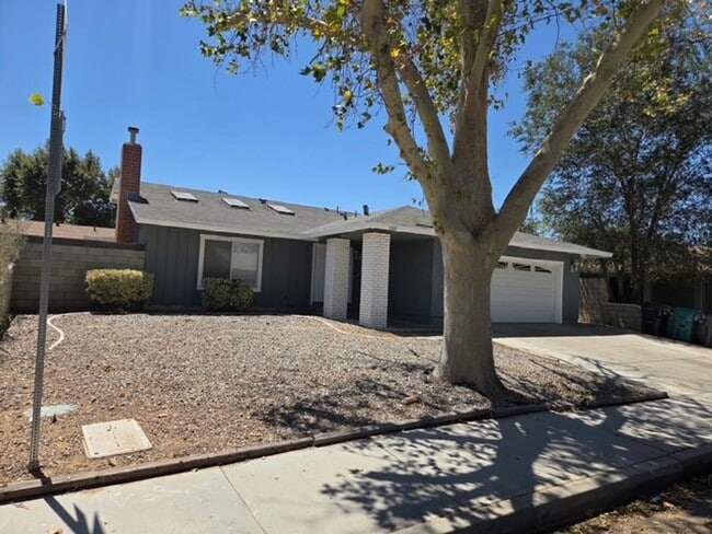 Building Photo - Remodeled 4+2 In Quiet Neighborhood - $2800 Rental