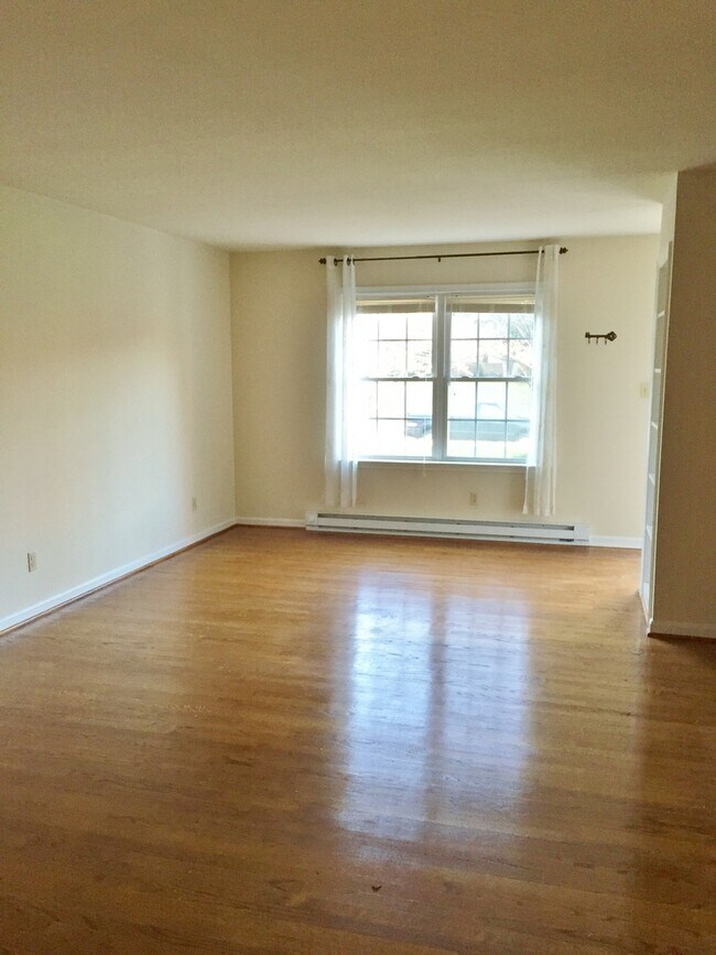 Photo - 1212 William St Unit 1212 William