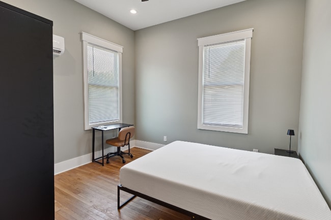 Photo - 1133 E Henry St