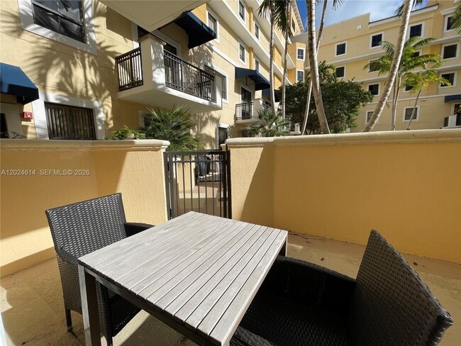 Building Photo - 8390 SW 72nd Ave Unit 411