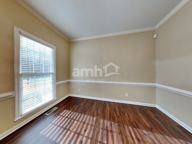 Photo - 2510 Regents Park Lane