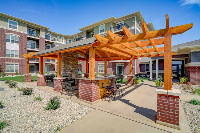 Outdoor Entertaining Area - The Abbey Apartments