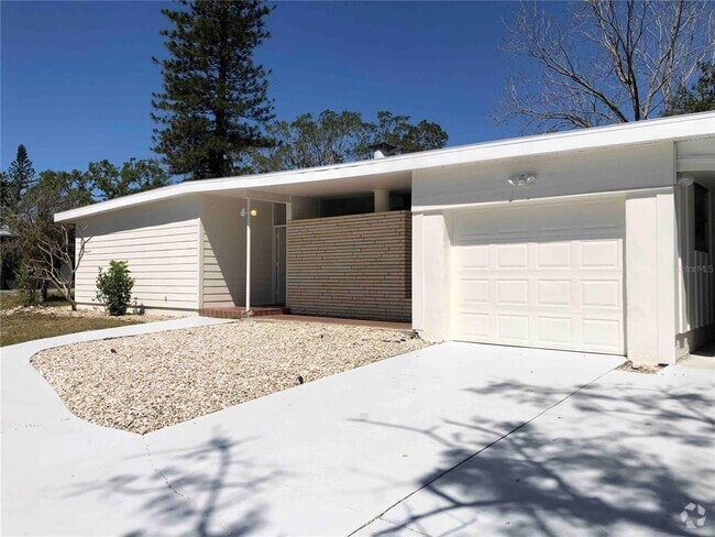 Building Photo - 2753 Valencia Dr Rental
